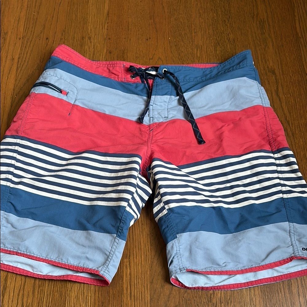 Patagonia Men's Wavefarer Board Shorts size 36
